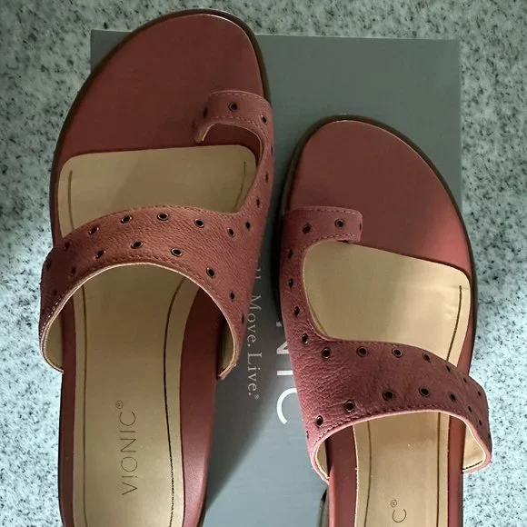 Vionic Lupita Sandals